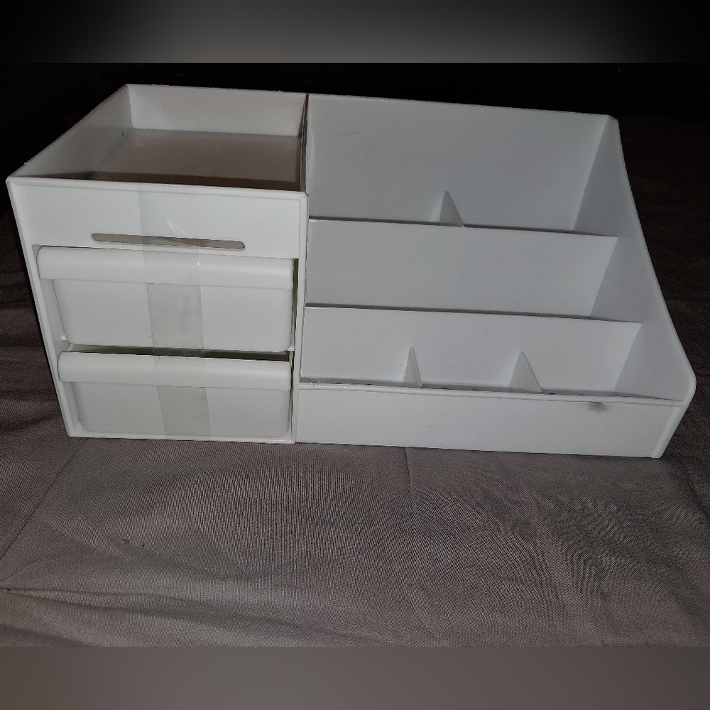 Makeup storage
